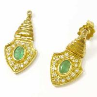 Brinco em ouro 18k feminino com esmeralda e brilhantes Brinco em ouro 18k feminino com esmeralda e brilhantes