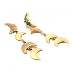 Brinco em ouro amarelo 18k feminino com diamante Brinco em ouro amarelo 18k feminino com diamante